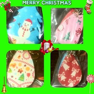 HAPPY HOLIDAYS 4 PAIRS OF LIGHTWEIGHT CHRISTMAS EARRINGS